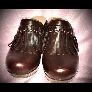 Dansko Burgundy Mules Clogs size 40.